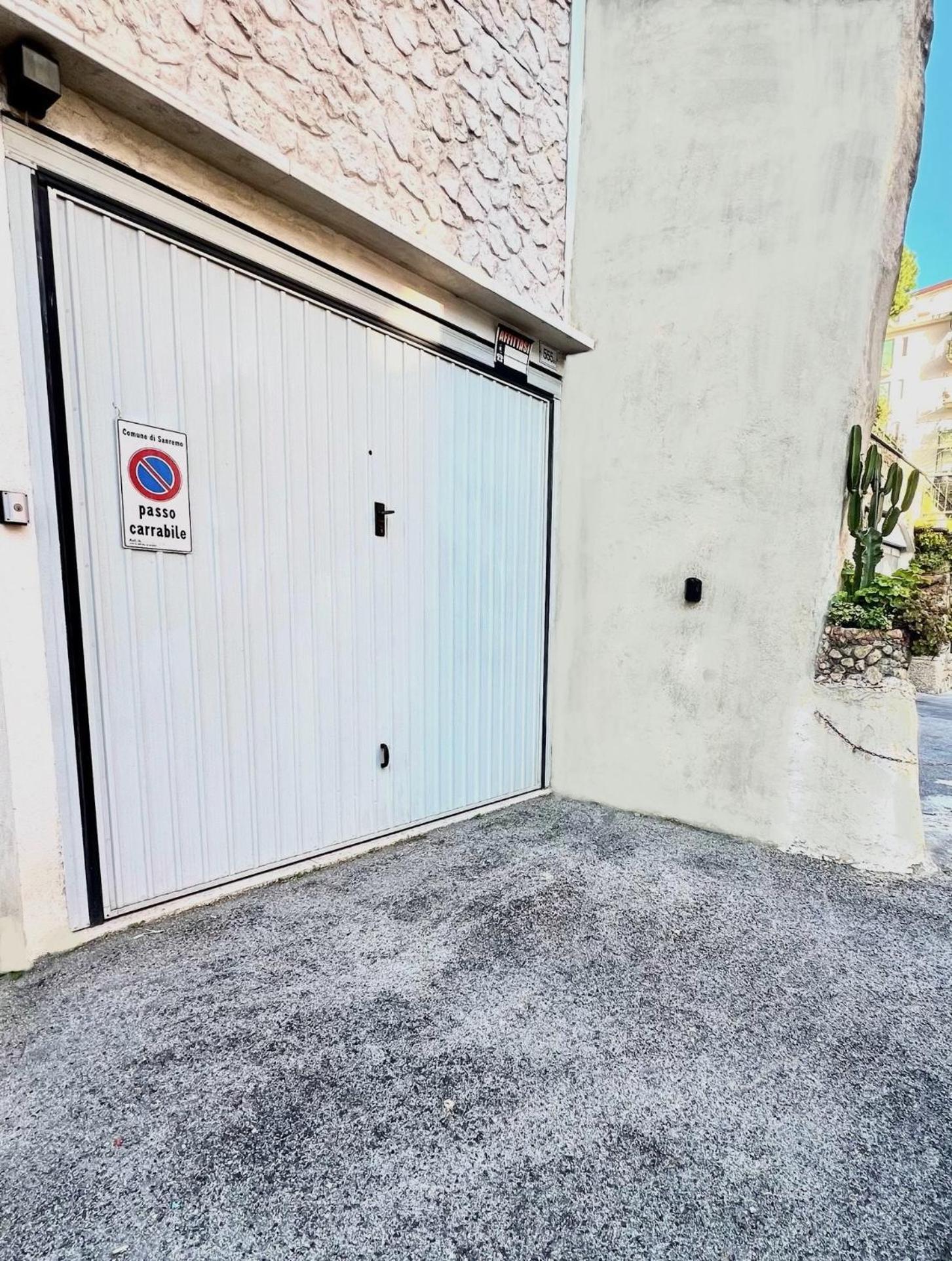Ferienwohnung Il Giardino Del Comandante - Trilocale Con Garage Sanremo Exterior foto